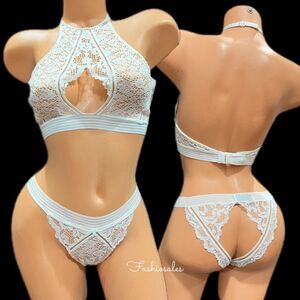 Victoria’s Secret set Very sexy high neck bralette & peekaboo cheekini panty L